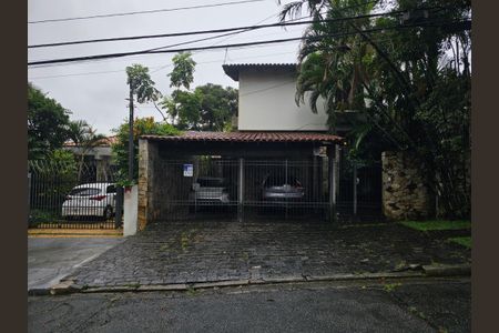 Casa à venda com 384m², 4 quartos e 2 vagas Casa à venda com 384m², 4 quartos e 2 vagasFachada