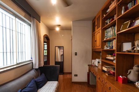 Casa à venda com 384m², 4 quartos e 2 vagas Casa à venda com 384m², 4 quartos e 2 vagasCorredor