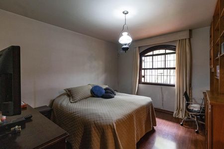 Casa à venda com 384m², 4 quartos e 2 vagas Casa à venda com 384m², 4 quartos e 2 vagasSuíte