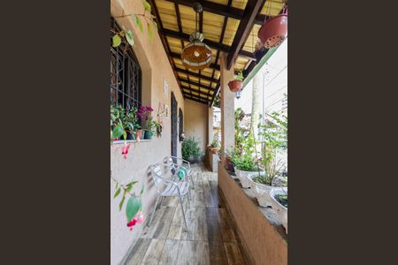 Casa à venda com 100m², 2 quartos e 1 vagaÁrea externa