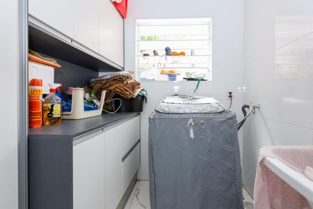 Casa à venda com 100m², 2 quartos e 1 vagaÁrea de Serviço