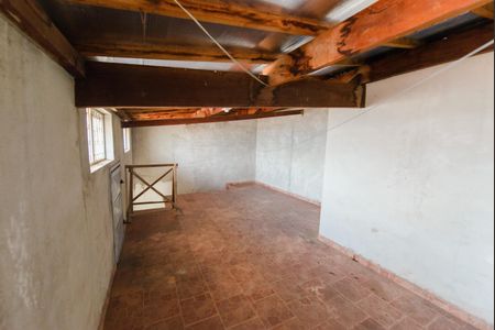 Casa para alugar com 212m², 5 quartos e 2 vagasSotão