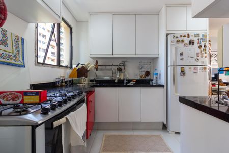 Apartamento para alugar com 120m², 3 quartos e 3 vagas Apartamento para alugar com 120m², 3 quartos e 3 vagasCozinha