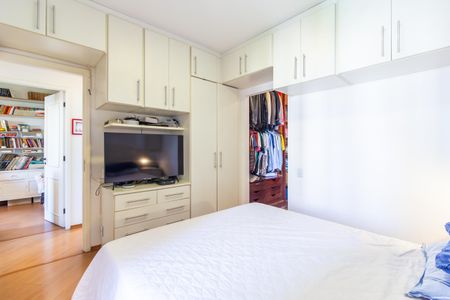 Apartamento para alugar com 120m², 3 quartos e 3 vagas Apartamento para alugar com 120m², 3 quartos e 3 vagasSuíte