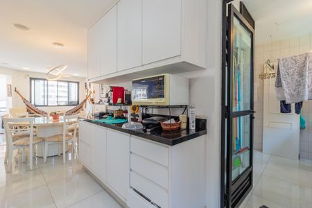 Apartamento para alugar com 120m², 3 quartos e 3 vagas Apartamento para alugar com 120m², 3 quartos e 3 vagasCozinha