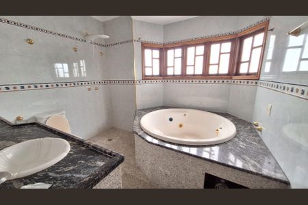 Casa à venda com 4 quartos, 470m² em Parque Vitoria, São Paulo