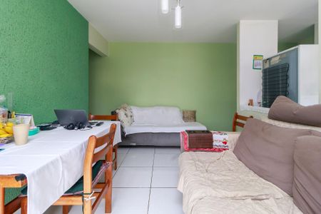 Sala de apartamento à venda com 3 quartos, 63m² em Vila das Belezas, São Paulo