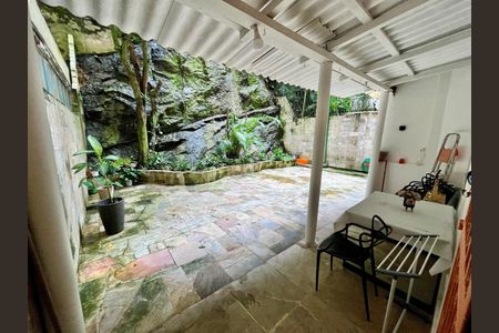 Apartamento à venda com 75m², 2 quartos e sem vaga