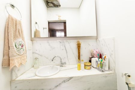 Apartamento à venda com 80m², 2 quartos e 1 vaga Apartamento à venda com 80m², 2 quartos e 1 vagaLavabo