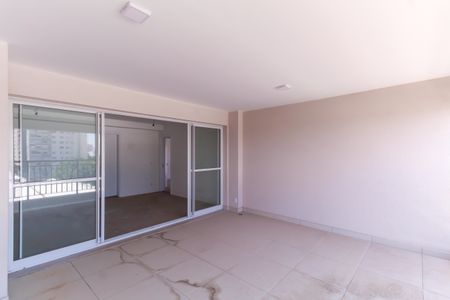 Apartamento à venda com 126m², 3 quartos e 2 vagas Apartamento à venda com 126m², 3 quartos e 2 vagasVaranda