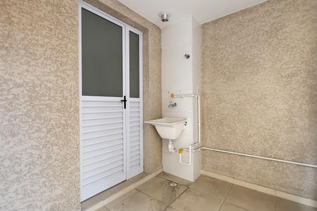 Apartamento à venda com 44m², 2 quartos e 1 vaga Apartamento à venda com 44m², 2 quartos e 1 vagaCozinha e Área de Serviço