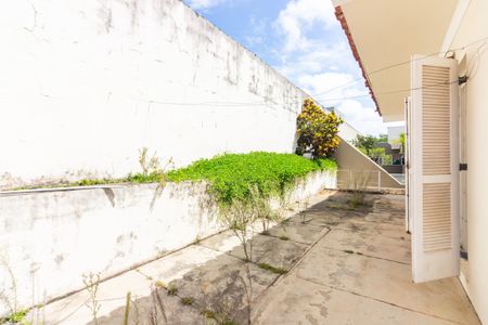 Casa de condomínio à venda com 384m², 4 quartos e 4 vagas Casa de condomínio à venda com 384m², 4 quartos e 4 vagasSacada