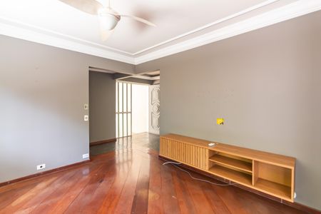 Casa de condomínio à venda com 384m², 4 quartos e 4 vagas Casa de condomínio à venda com 384m², 4 quartos e 4 vagasSala