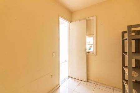 Casa de condomínio à venda com 384m², 4 quartos e 4 vagas Casa de condomínio à venda com 384m², 4 quartos e 4 vagasComodo