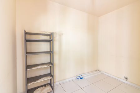 Casa de condomínio à venda com 384m², 4 quartos e 4 vagas Casa de condomínio à venda com 384m², 4 quartos e 4 vagasComodo