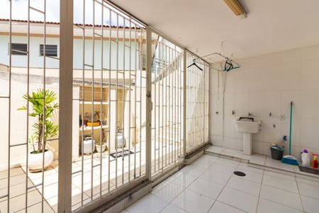Casa de condomínio à venda com 384m², 4 quartos e 4 vagas Casa de condomínio à venda com 384m², 4 quartos e 4 vagasÁrea de Serviço