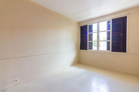 Casa de condomínio à venda com 384m², 4 quartos e 4 vagas Casa de condomínio à venda com 384m², 4 quartos e 4 vagasQuarto 1