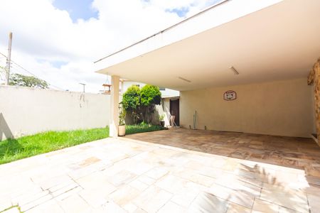 Casa de condomínio à venda com 384m², 4 quartos e 4 vagas Casa de condomínio à venda com 384m², 4 quartos e 4 vagasGaragem