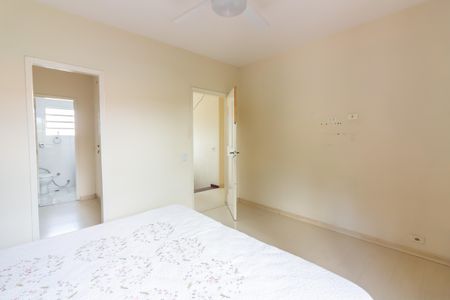 Casa de condomínio à venda com 384m², 4 quartos e 4 vagas Casa de condomínio à venda com 384m², 4 quartos e 4 vagasSuíte