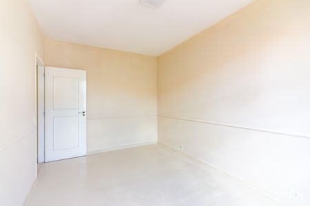 Casa de condomínio à venda com 384m², 4 quartos e 4 vagas Casa de condomínio à venda com 384m², 4 quartos e 4 vagasQuarto 1