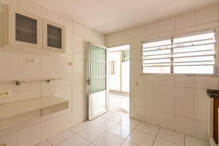 Casa de condomínio à venda com 384m², 4 quartos e 4 vagas Casa de condomínio à venda com 384m², 4 quartos e 4 vagasCozinha