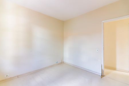 Casa de condomínio à venda com 384m², 4 quartos e 4 vagas Casa de condomínio à venda com 384m², 4 quartos e 4 vagasQuarto 3