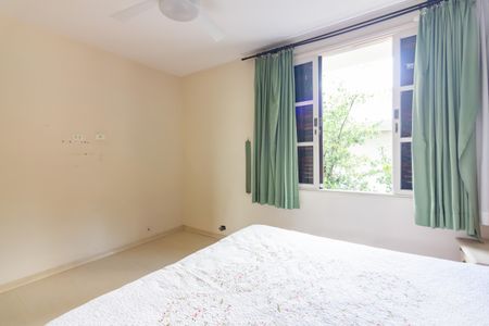 Casa de condomínio à venda com 384m², 4 quartos e 4 vagas Casa de condomínio à venda com 384m², 4 quartos e 4 vagasSuíte