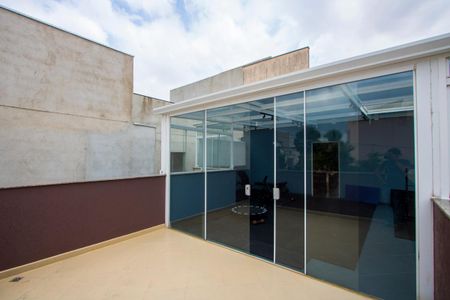 Casa à venda com 450m², 4 quartos e 6 vagasTerraço descoberto