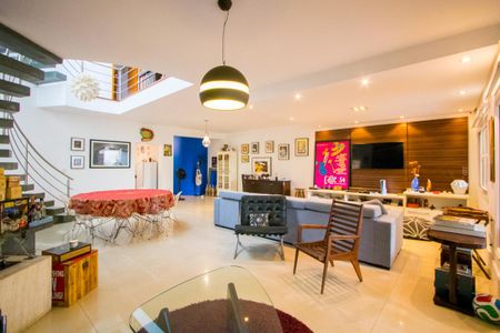 Sala de casa à venda com 4 quartos, 450m² em Vila Eldizia, Santo André