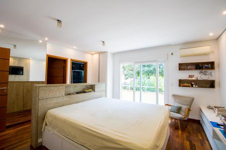 Casa à venda com 450m², 4 quartos e 6 vagasSuíte