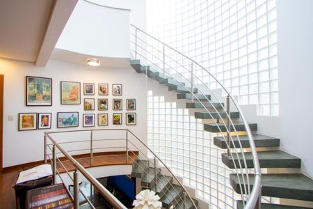 Casa à venda com 450m², 4 quartos e 6 vagasEscritório