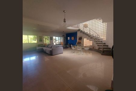 Casa à venda com 4 quartos, 450m² em Vila Eldizia, Santo André