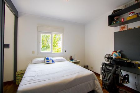 Casa à venda com 450m², 4 quartos e 6 vagasSuíte 2