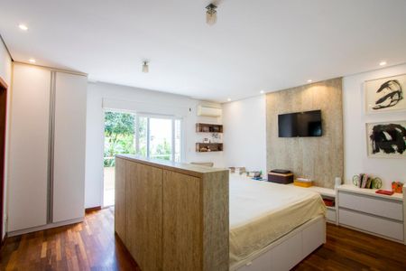 Casa à venda com 450m², 4 quartos e 6 vagasSuíte