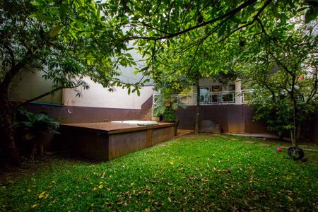 Casa à venda com 450m², 4 quartos e 6 vagasQuintal/Jardim