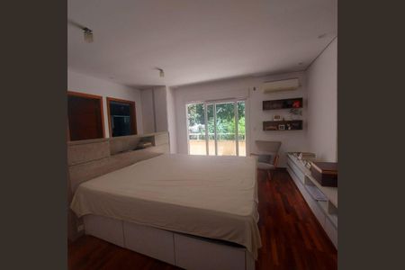 Casa à venda com 4 quartos, 450m² em Vila Eldizia, Santo André