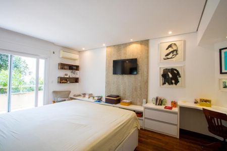 Casa à venda com 450m², 4 quartos e 6 vagasSuíte