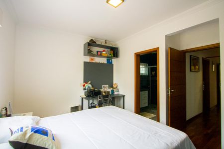 Casa à venda com 450m², 4 quartos e 6 vagasSuíte 2