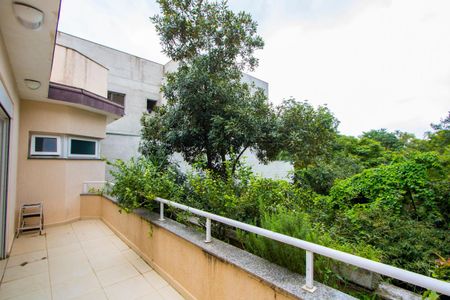 Casa à venda com 450m², 4 quartos e 6 vagasVaranda da Suíte
