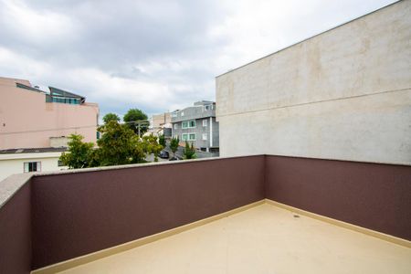 Casa à venda com 450m², 4 quartos e 6 vagasTerraço descoberto