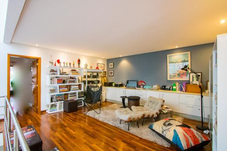 Casa à venda com 450m², 4 quartos e 6 vagasEscritório