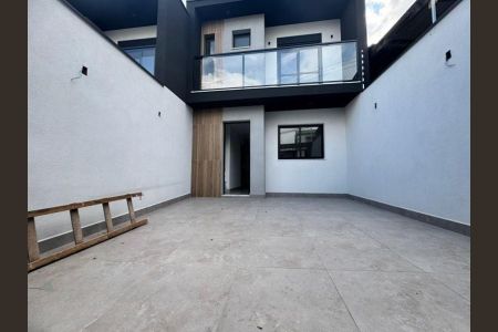 Casa à venda com 69m², 2 quartos e 2 vagas Casa à venda com 69m², 2 quartos e 2 vagasFoto 01