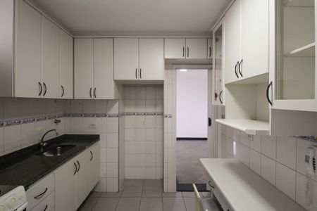 Apartamento para alugar com 68m², 2 quartos e 2 vagas Apartamento para alugar com 68m², 2 quartos e 2 vagasCozinha