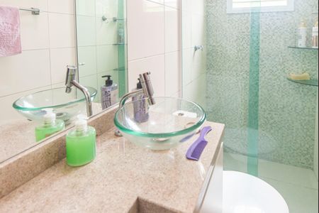 Apartamento à venda com 68m², 3 quartos e 2 vagasBanheiro 