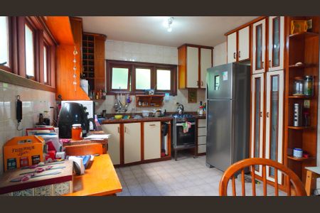 Casa de condomínio à venda com 450m², 5 quartos e 4 vagas Casa de condomínio à venda com 450m², 5 quartos e 4 vagasCozinha