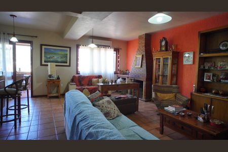 Casa de condomínio à venda com 450m², 5 quartos e 4 vagas Casa de condomínio à venda com 450m², 5 quartos e 4 vagasSala