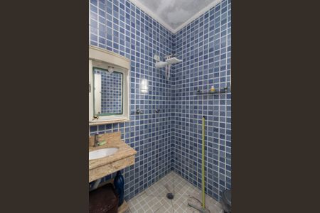 Casa à venda com 500m², 5 quartos e 3 vagas Casa à venda com 500m², 5 quartos e 3 vagasBanheiro