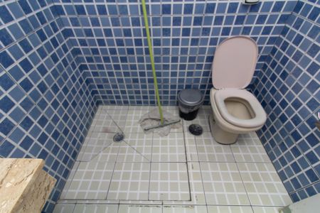 Casa à venda com 500m², 5 quartos e 3 vagas Casa à venda com 500m², 5 quartos e 3 vagasBanheiro