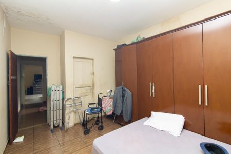 Casa à venda com 500m², 5 quartos e 3 vagas Casa à venda com 500m², 5 quartos e 3 vagasQuarto 2