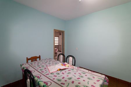 Casa à venda com 500m², 5 quartos e 3 vagas Casa à venda com 500m², 5 quartos e 3 vagasSala de Jantar